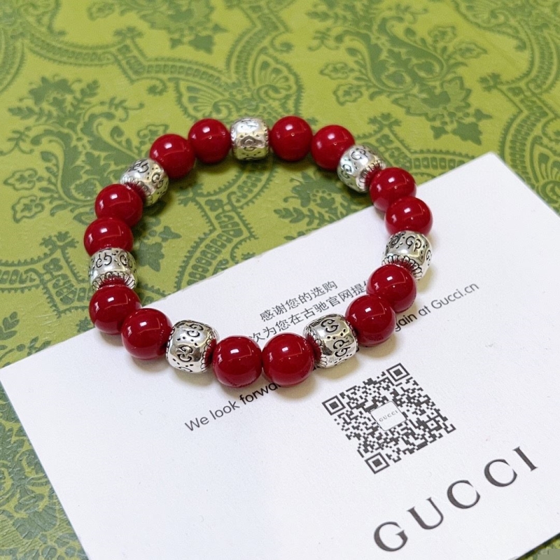 G*u*i bracelets